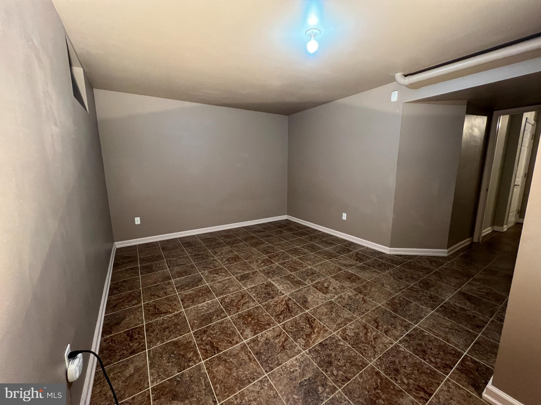 522 KYLE DR
