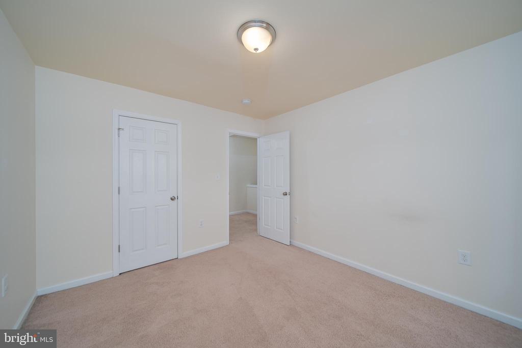35 Montague Way