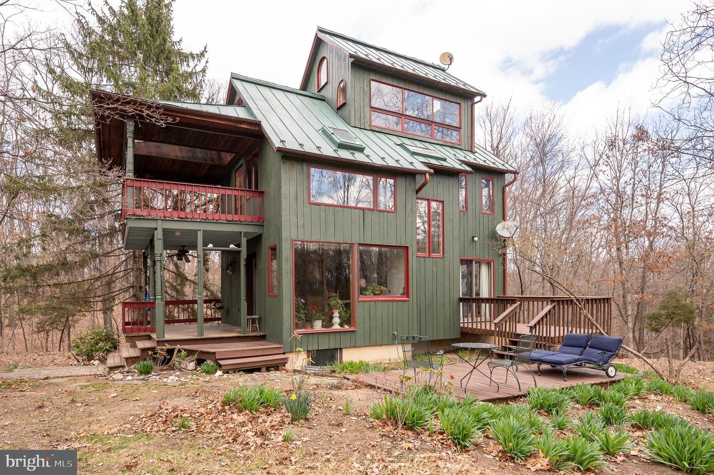 395 Zig Zag Ln