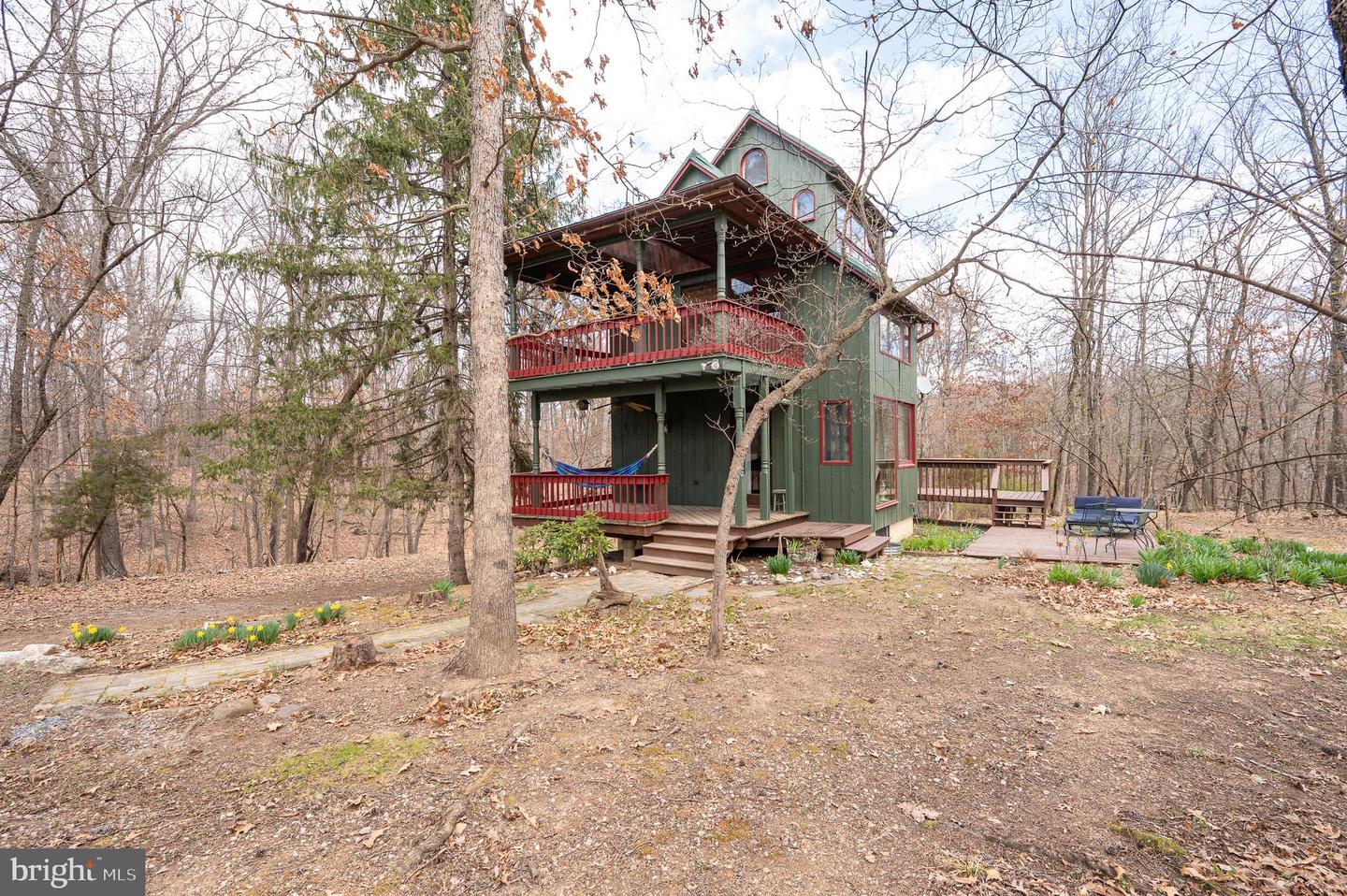 395 Zig Zag Ln