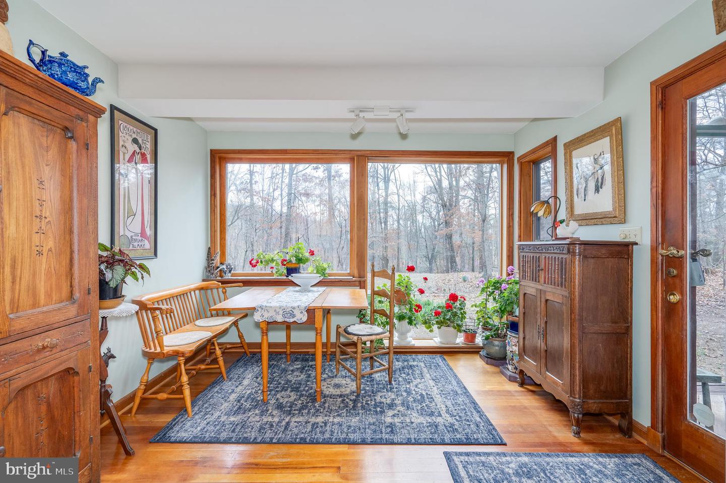 395 Zig Zag Ln