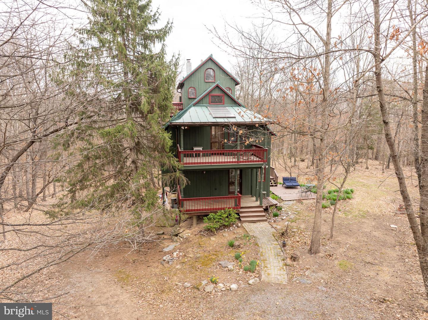 395 Zig Zag Ln