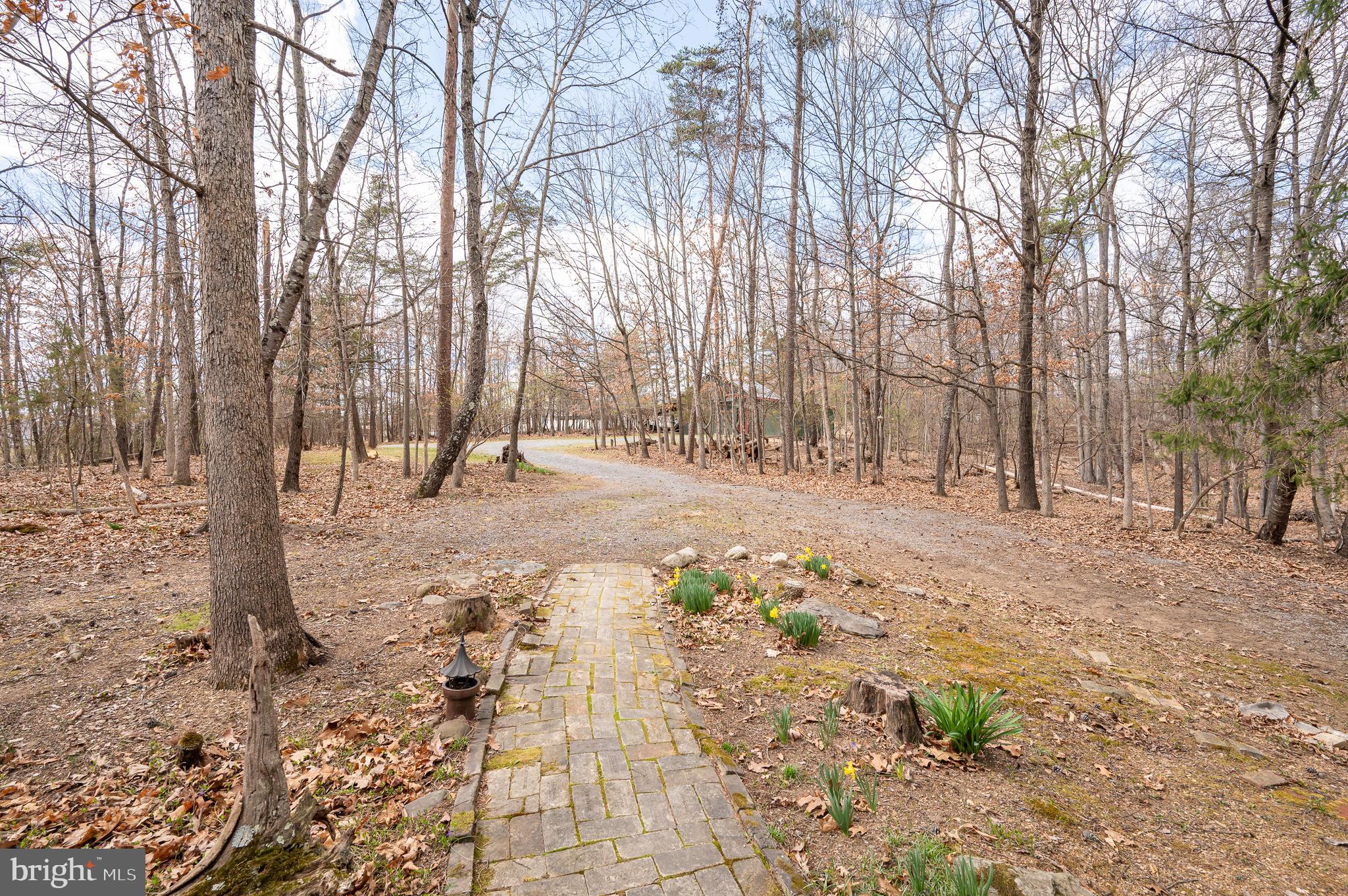 395 Zig Zag Ln