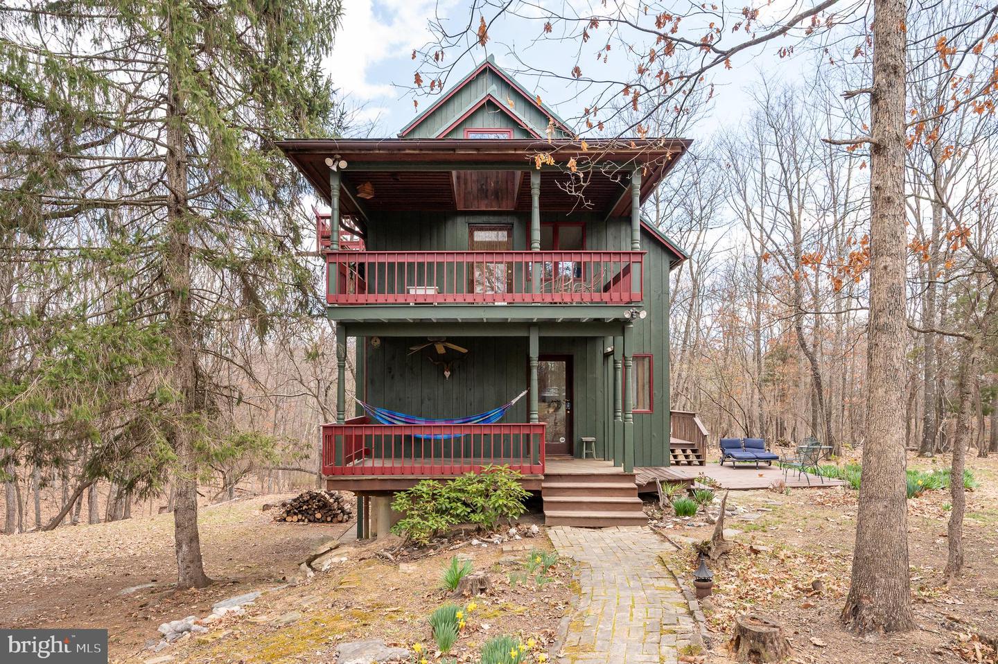 395 Zig Zag Ln