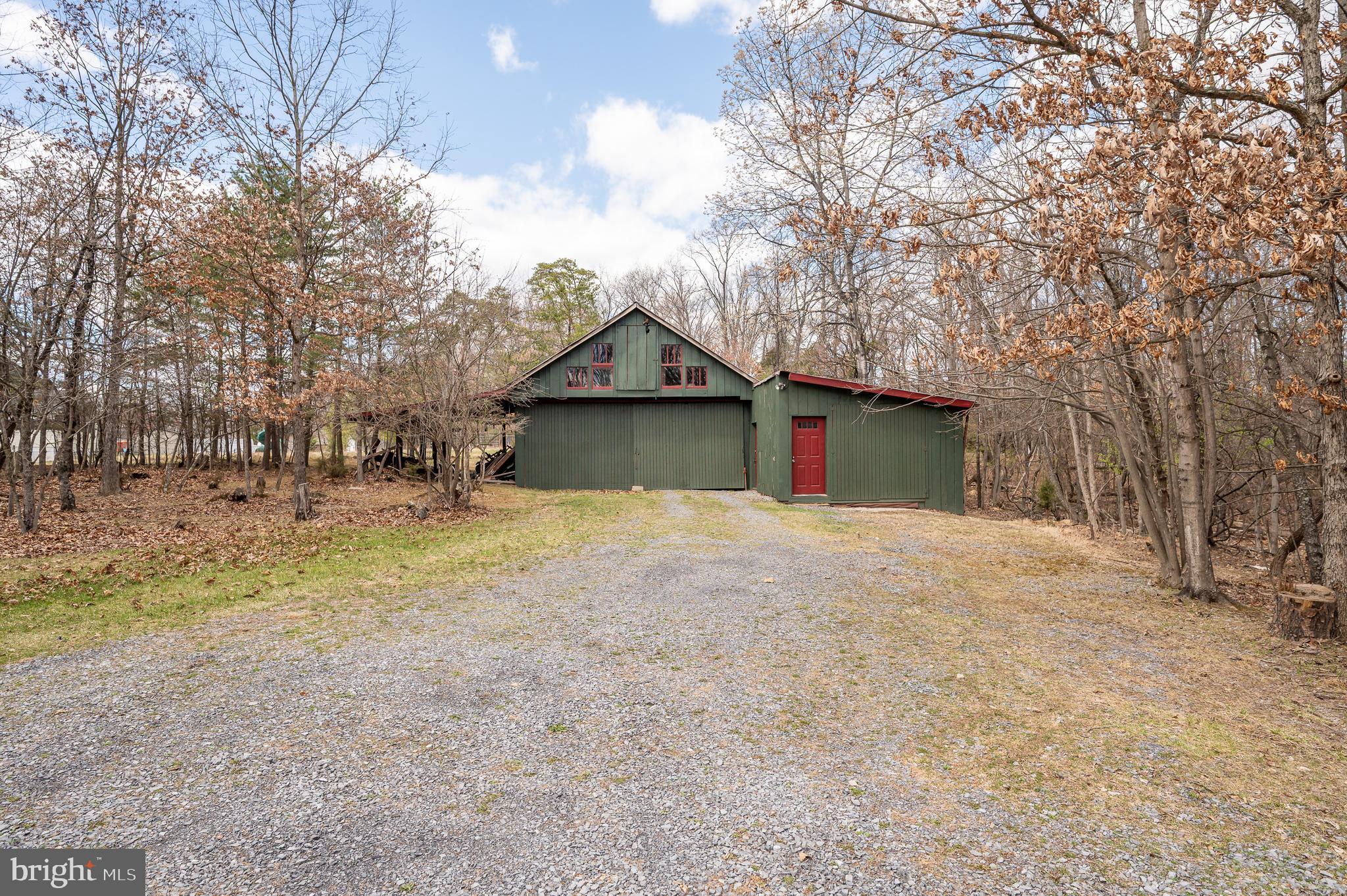 395 Zig Zag Ln