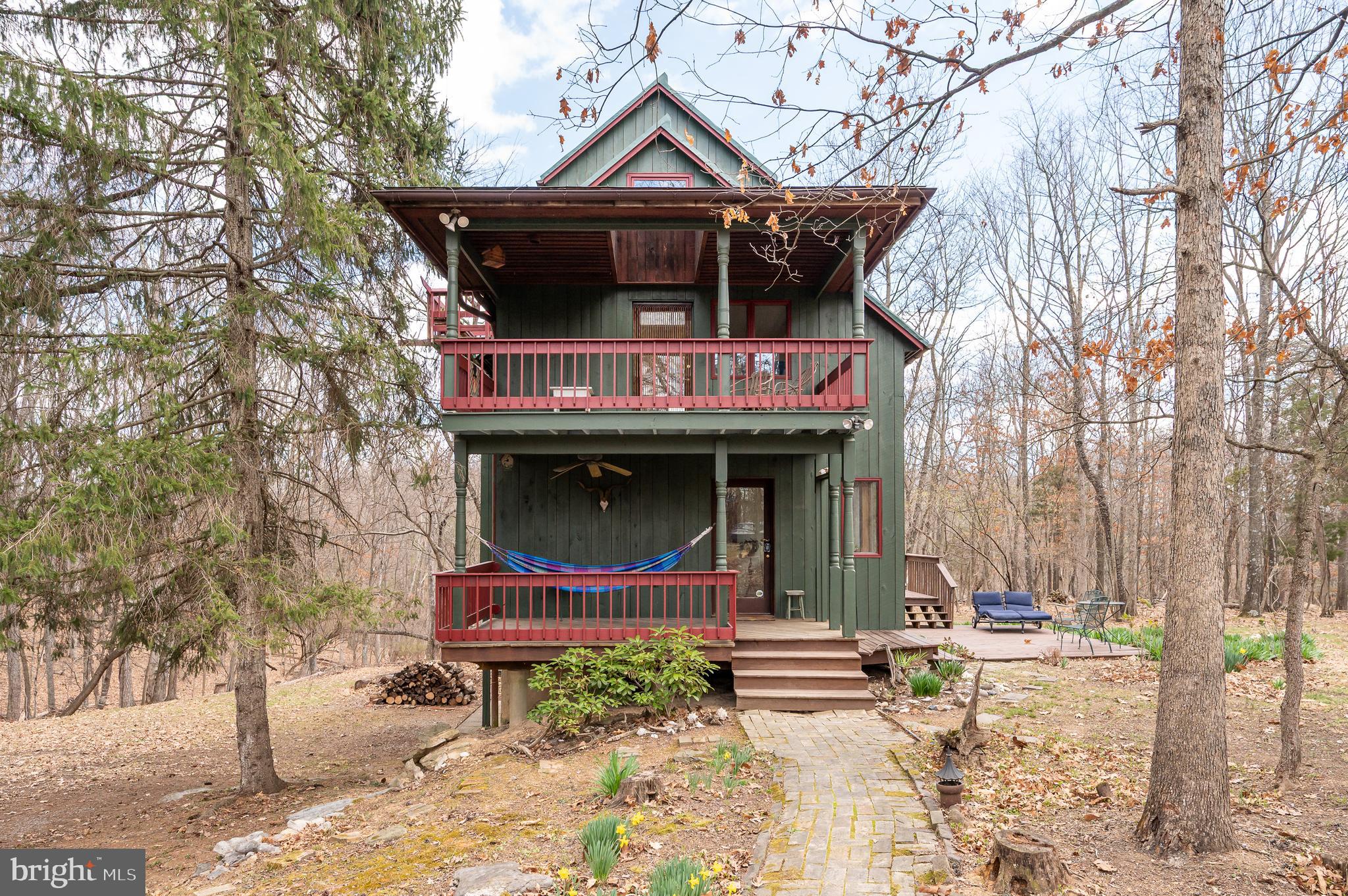 395 Zig Zag Ln