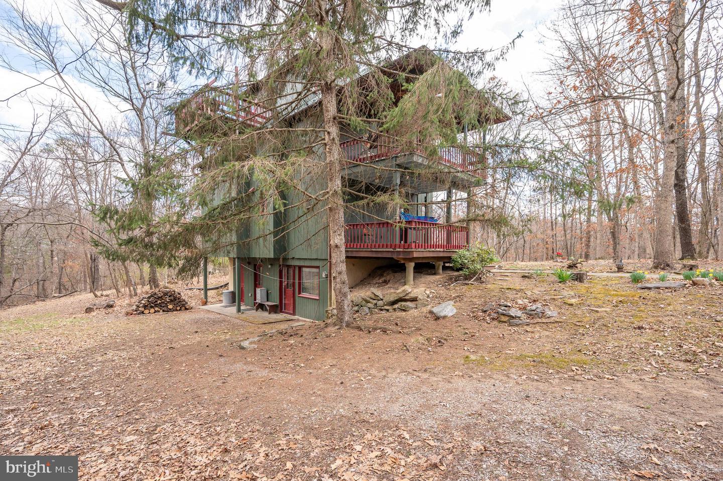 395 Zig Zag Ln