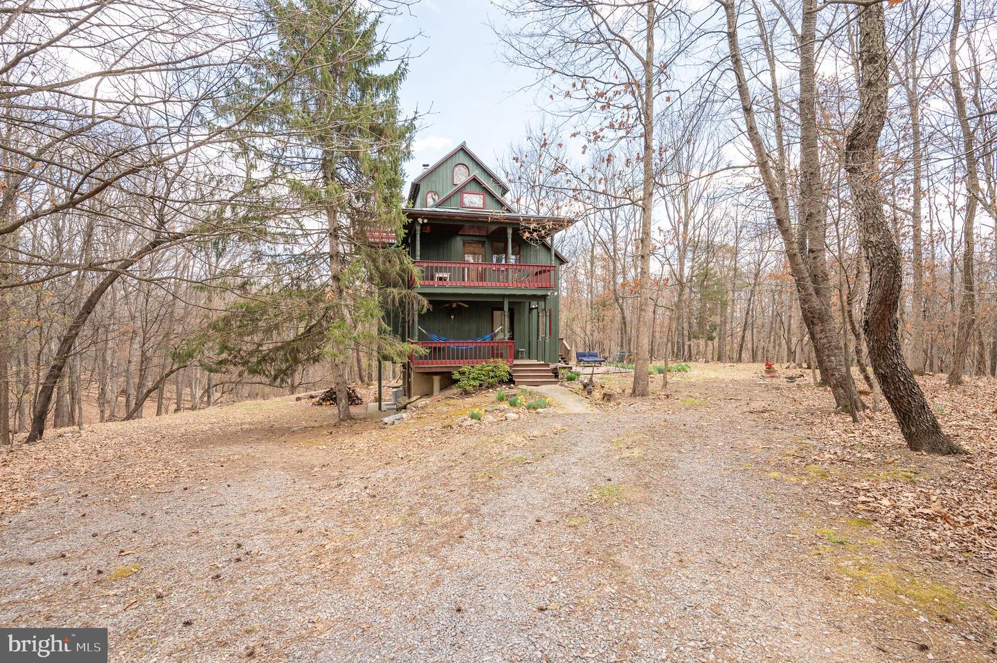 395 Zig Zag Ln