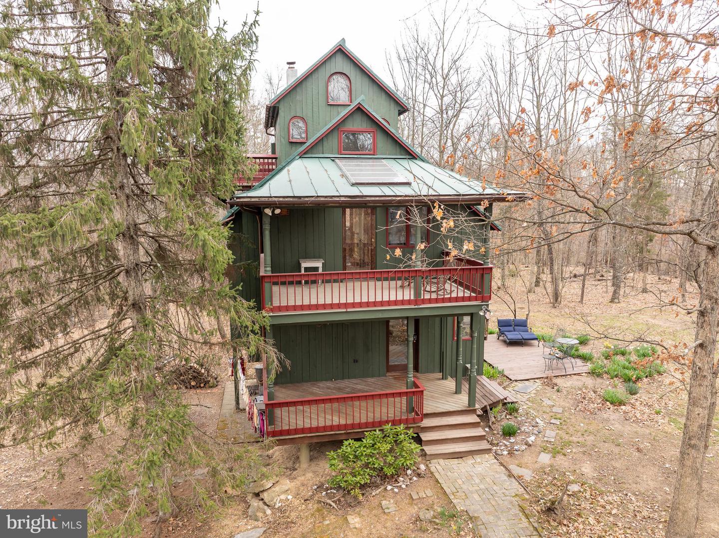 395 Zig Zag Ln