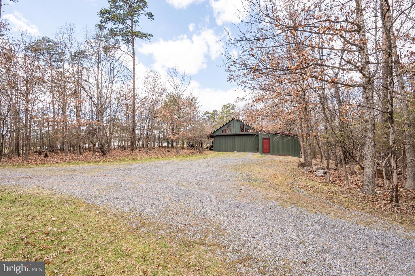 395 Zig Zag Ln