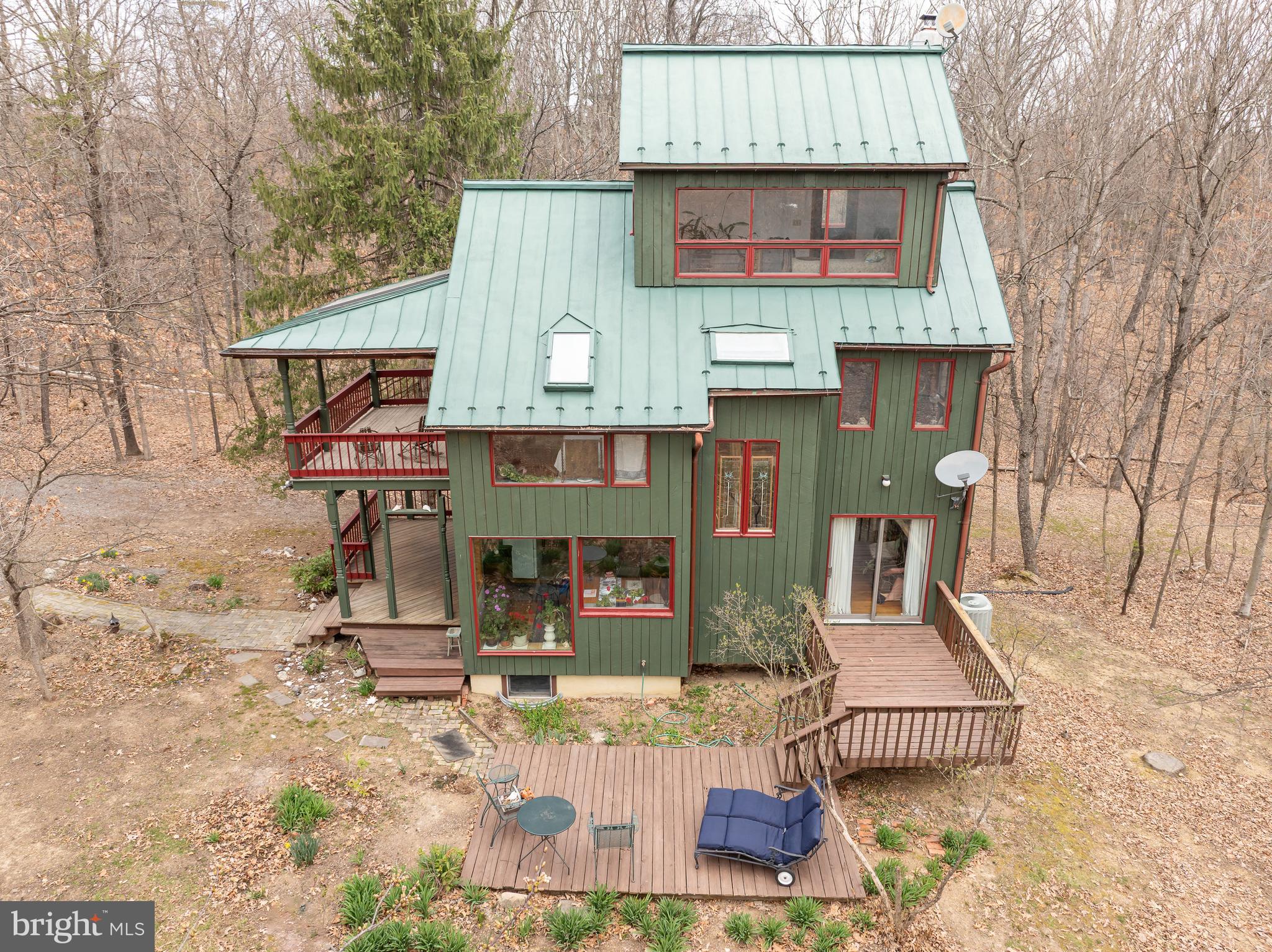 395 Zig Zag Ln