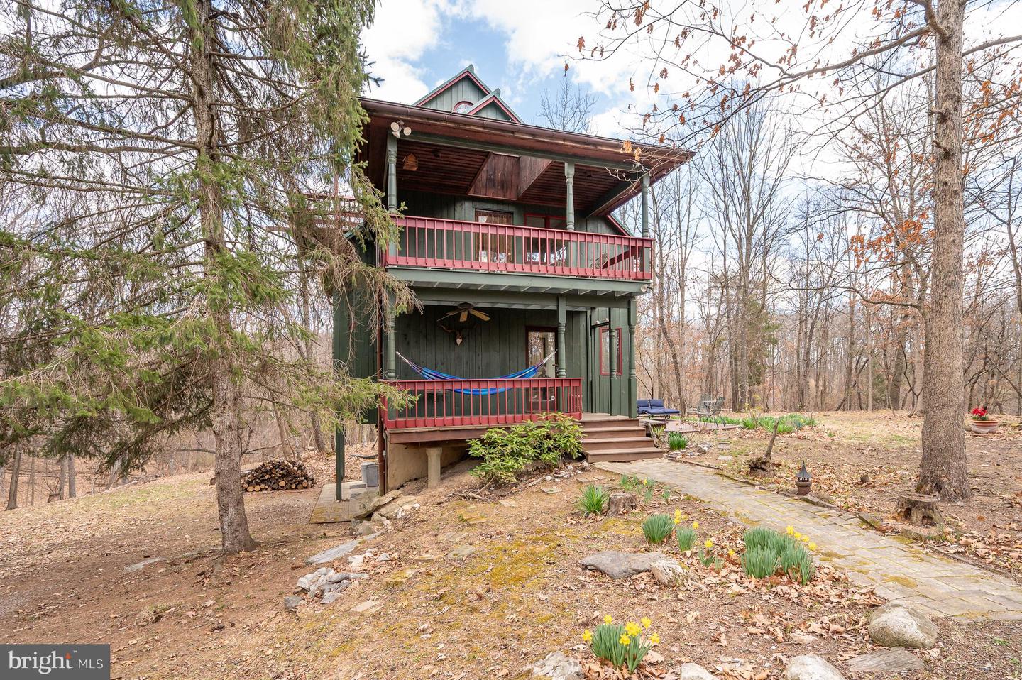 395 Zig Zag Ln