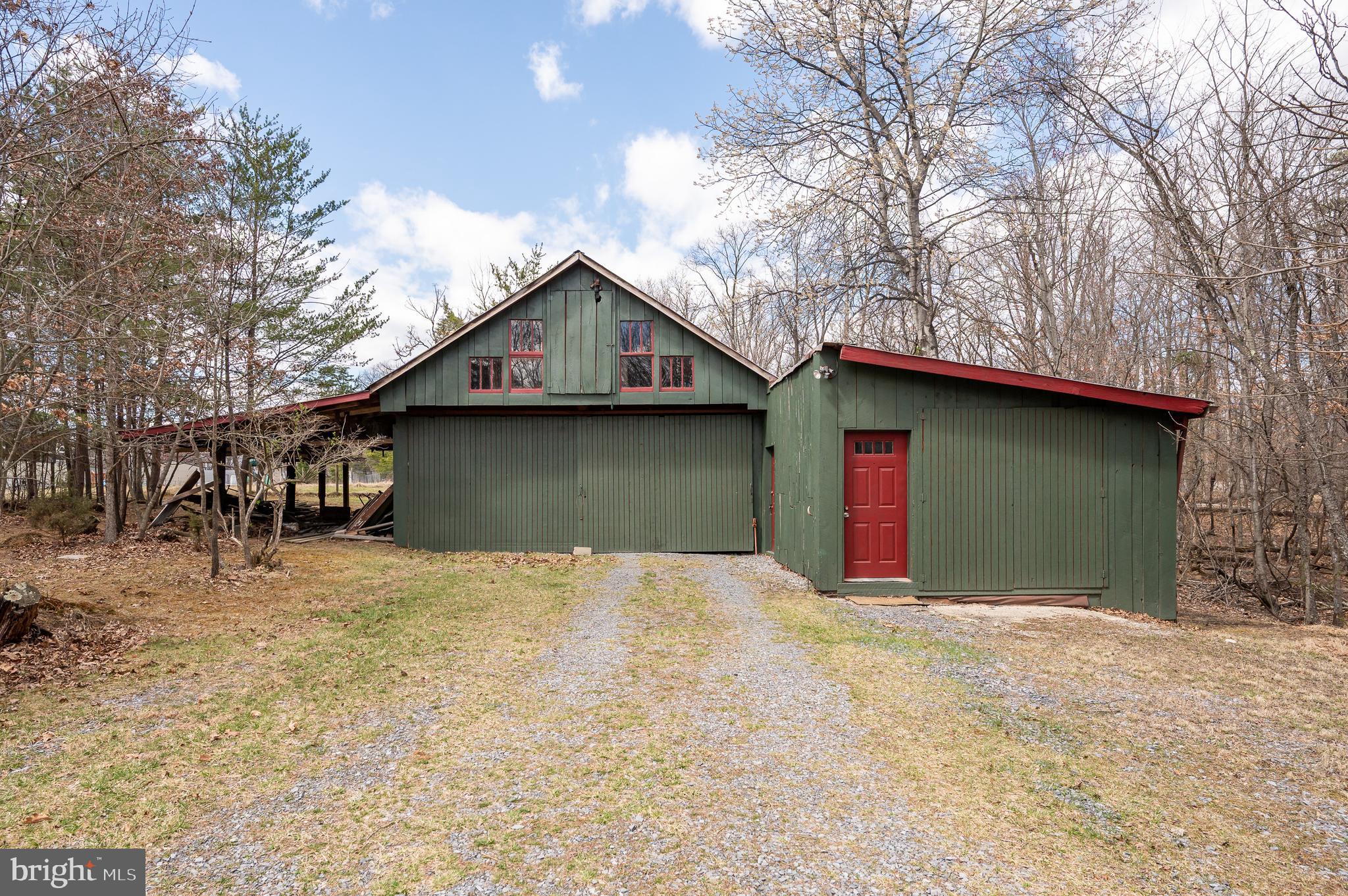395 Zig Zag Ln