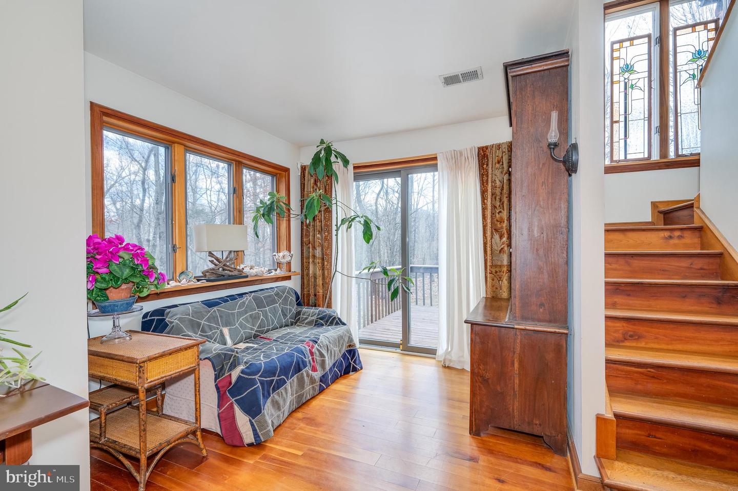 395 Zig Zag Ln