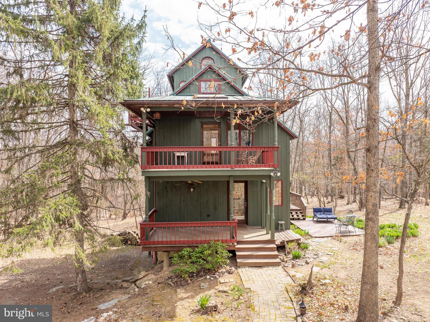 395 Zig Zag Ln