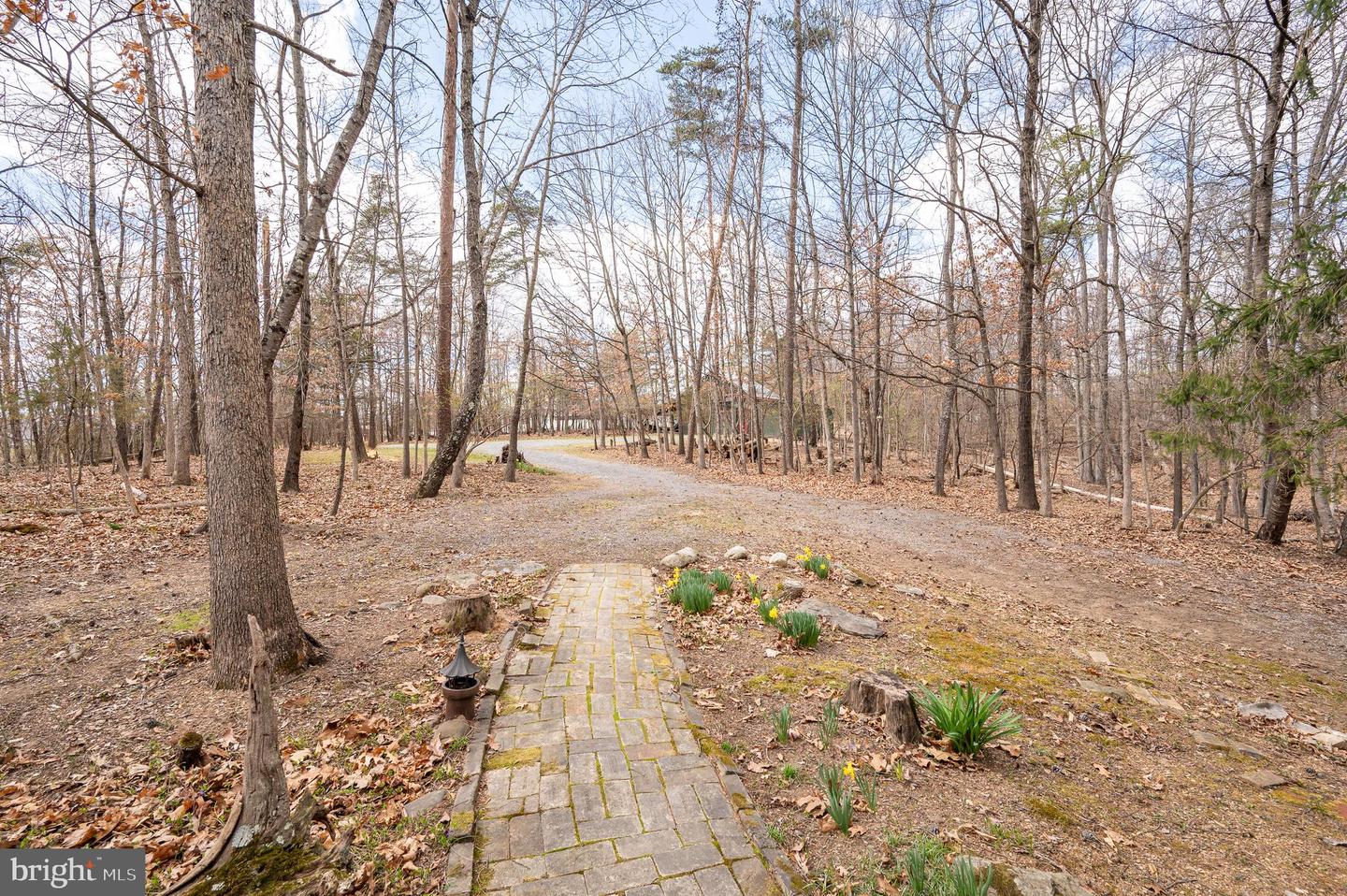 395 Zig Zag Ln