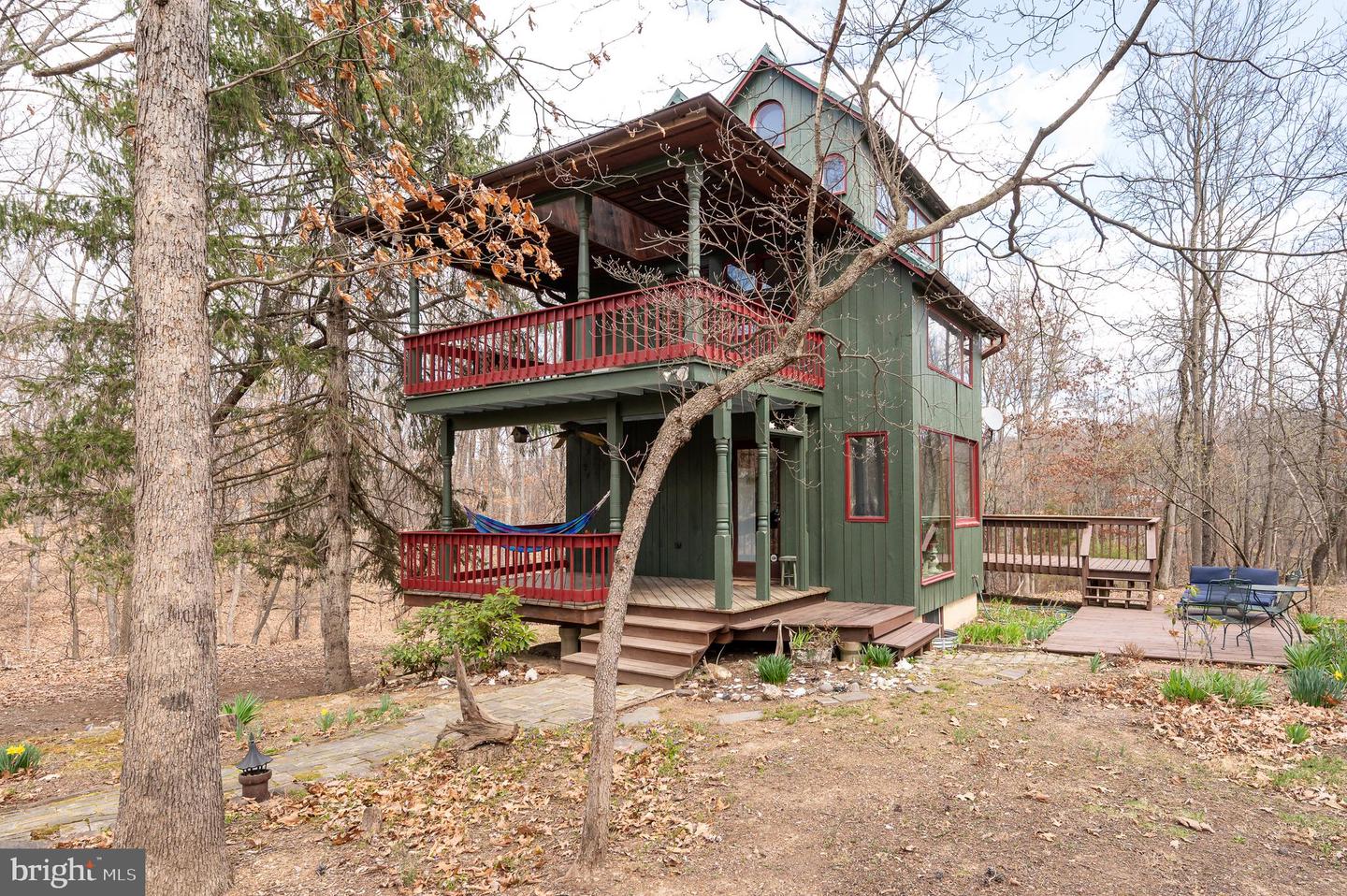 395 Zig Zag Ln