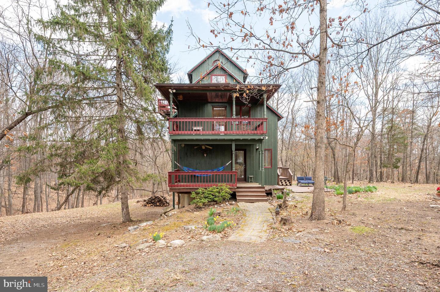395 Zig Zag Ln