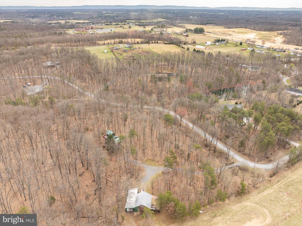 395 Zig Zag Ln