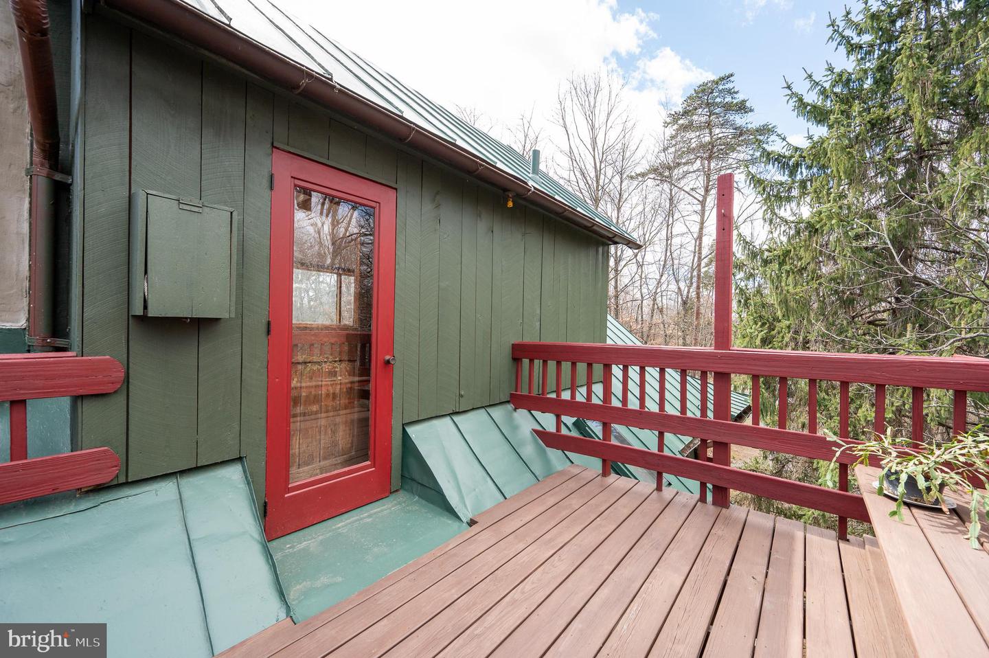 395 Zig Zag Ln