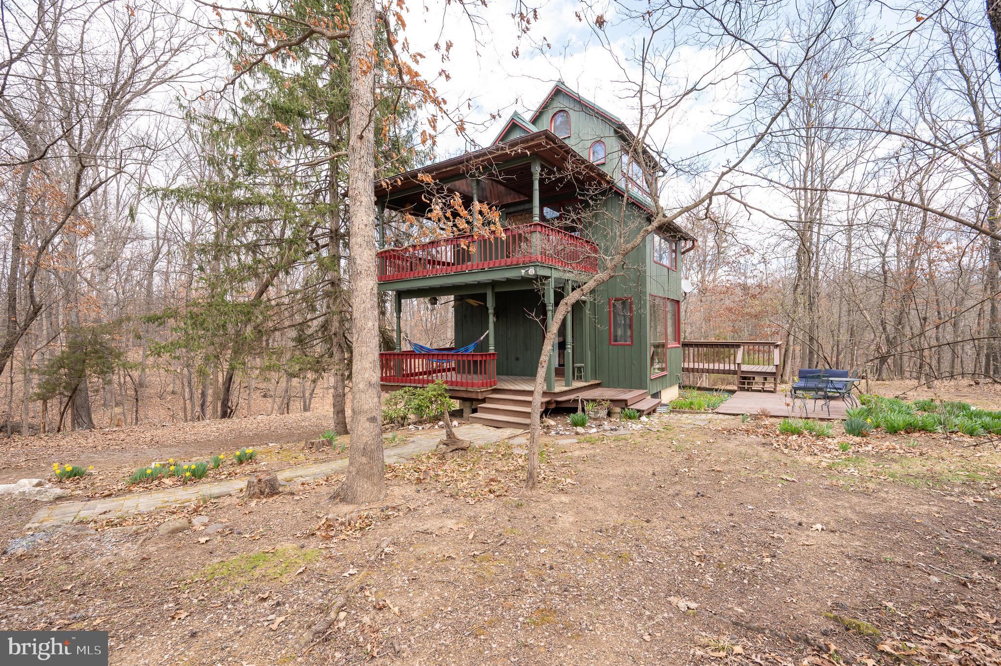 395 Zig Zag Ln