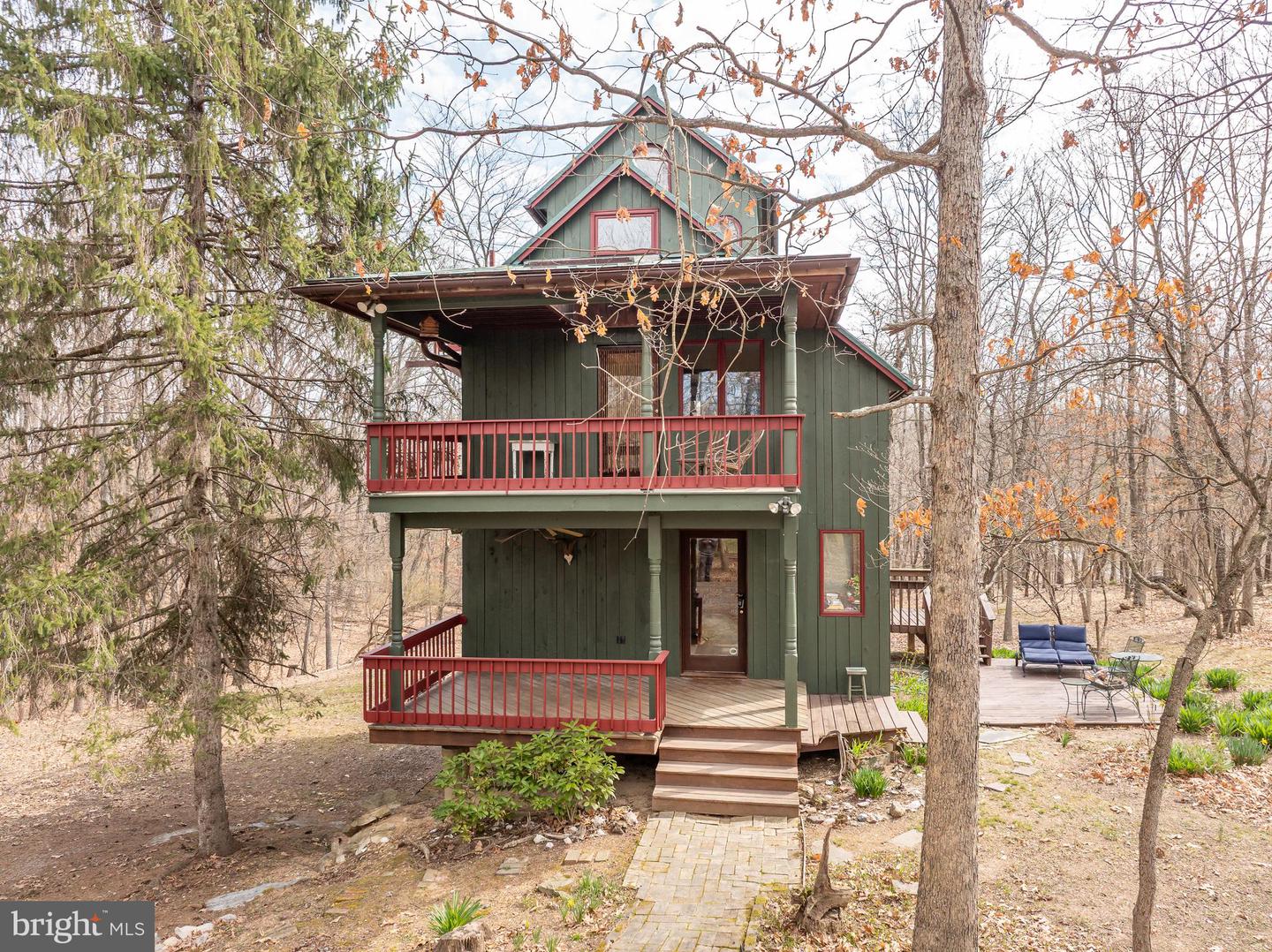 395 Zig Zag Ln