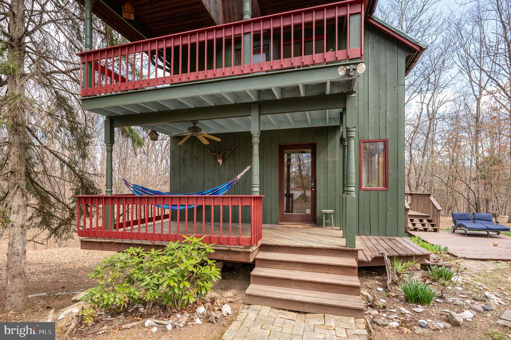 395 Zig Zag Ln