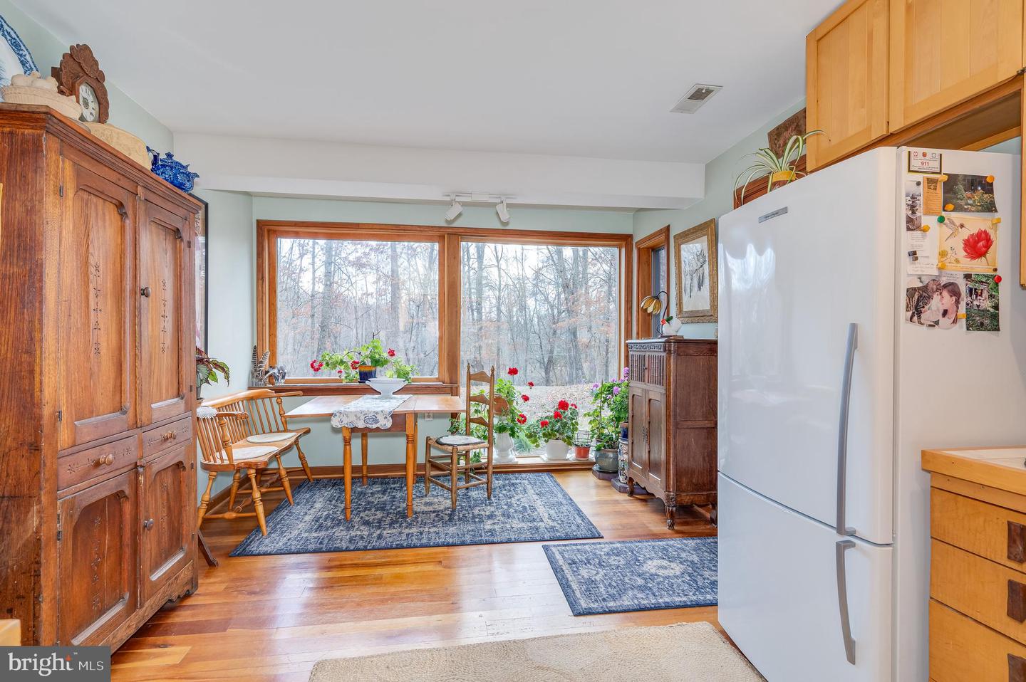 395 Zig Zag Ln