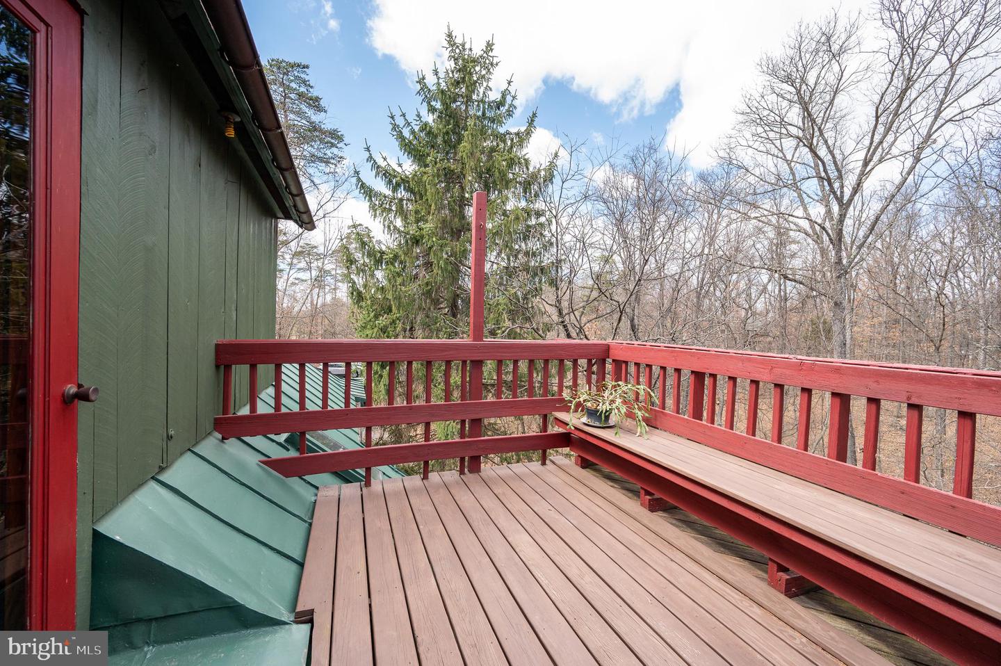 395 Zig Zag Ln