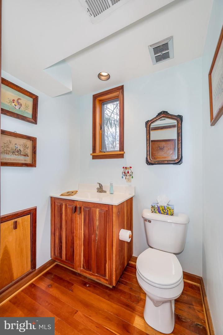 395 Zig Zag Ln