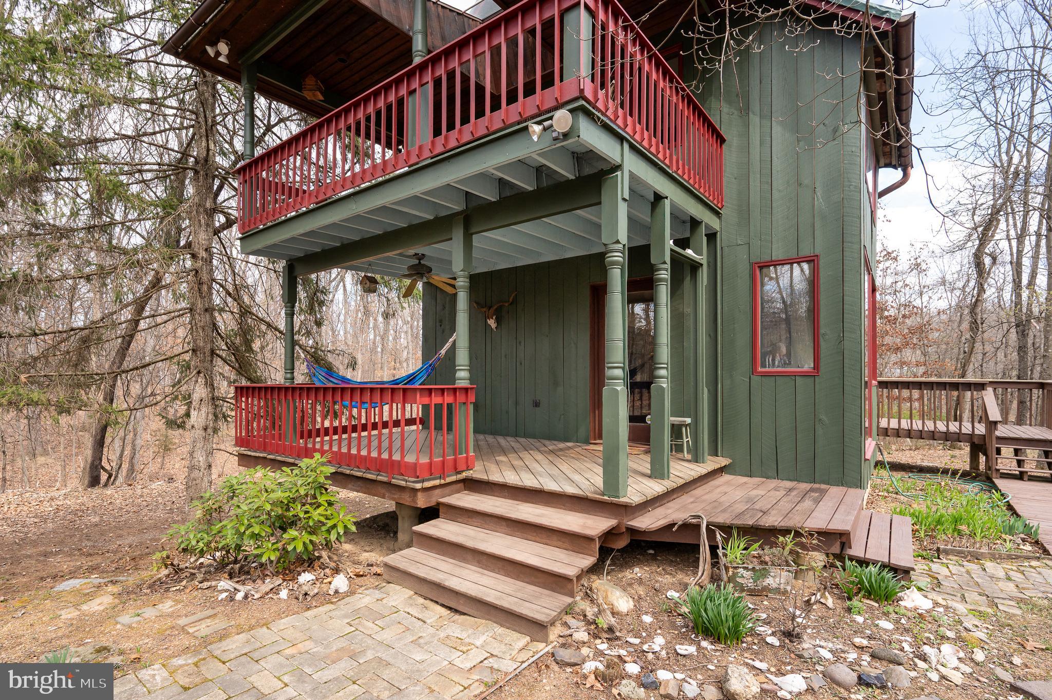 395 Zig Zag Ln