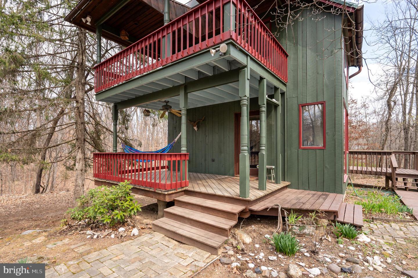 395 Zig Zag Ln