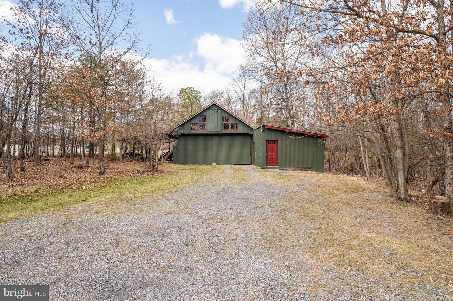 395 Zig Zag Ln