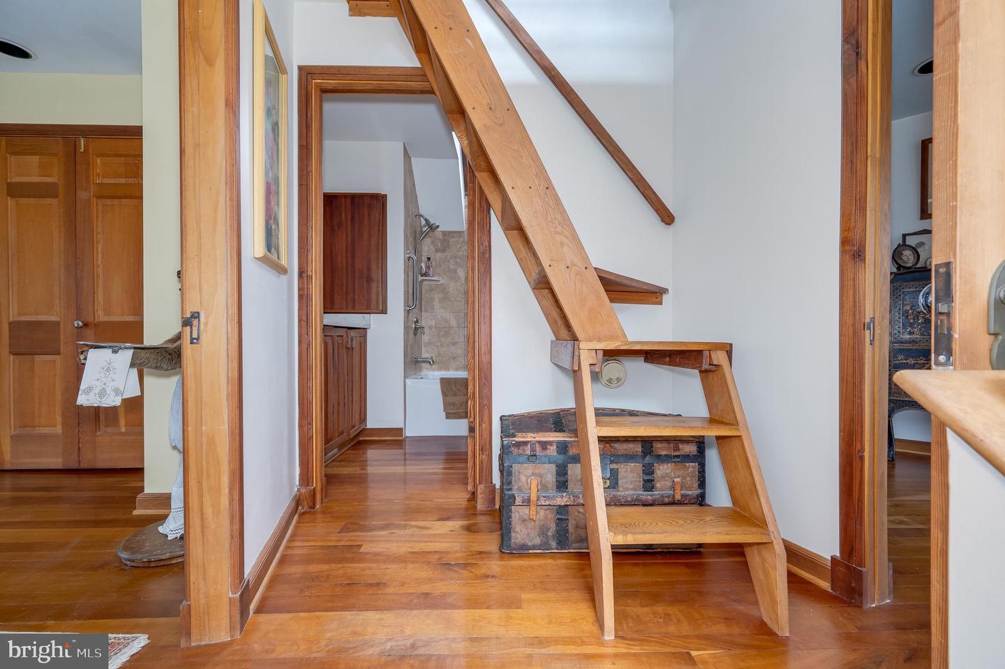 395 Zig Zag Ln