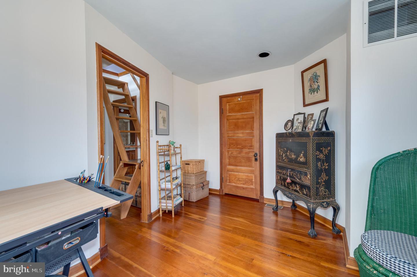 395 Zig Zag Ln