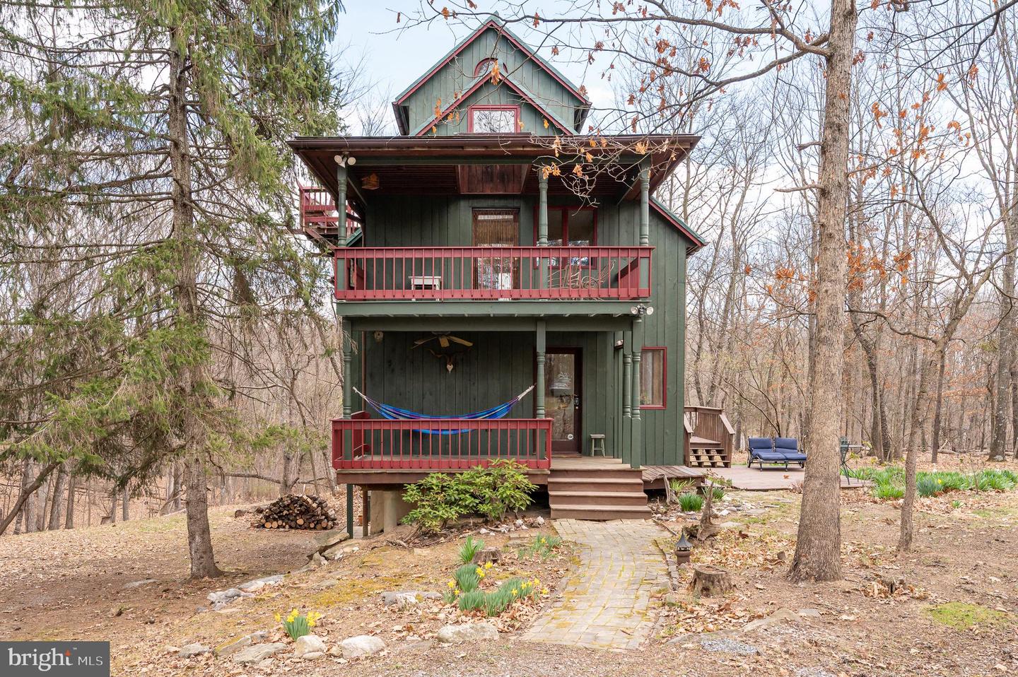395 Zig Zag Ln