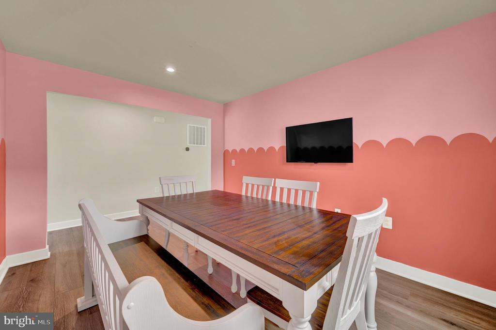 232 MAKERS WAY