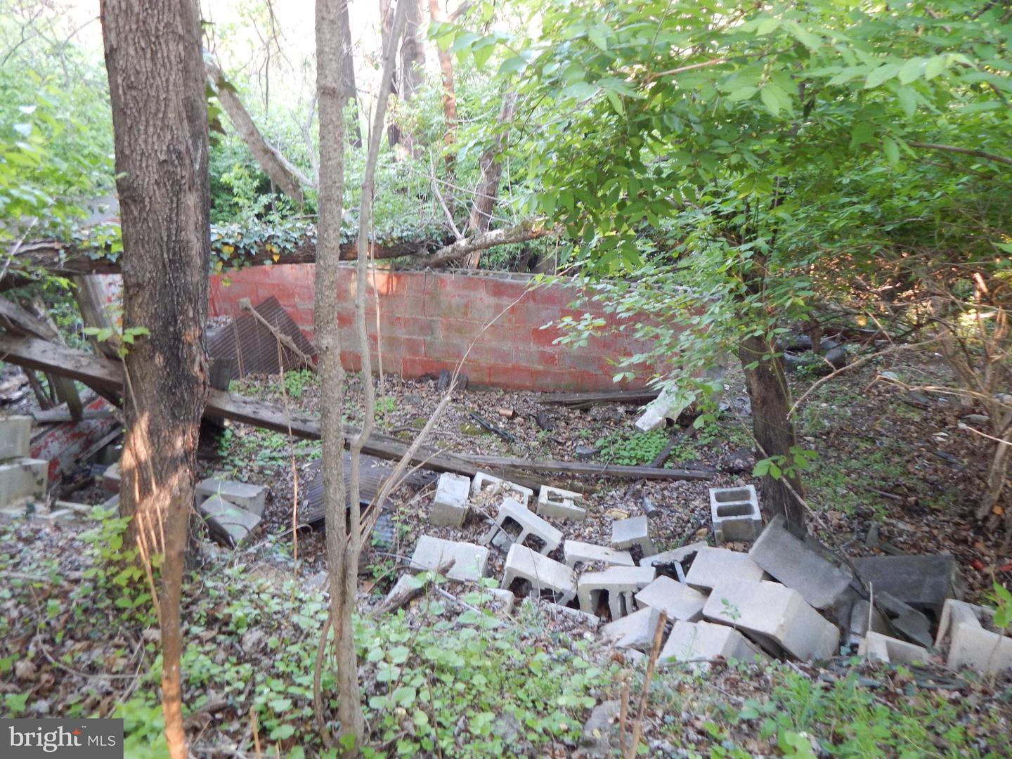 Lot 93 Siebert St