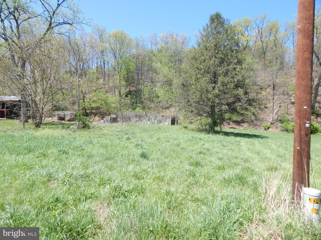746 Puffenburger Ln
