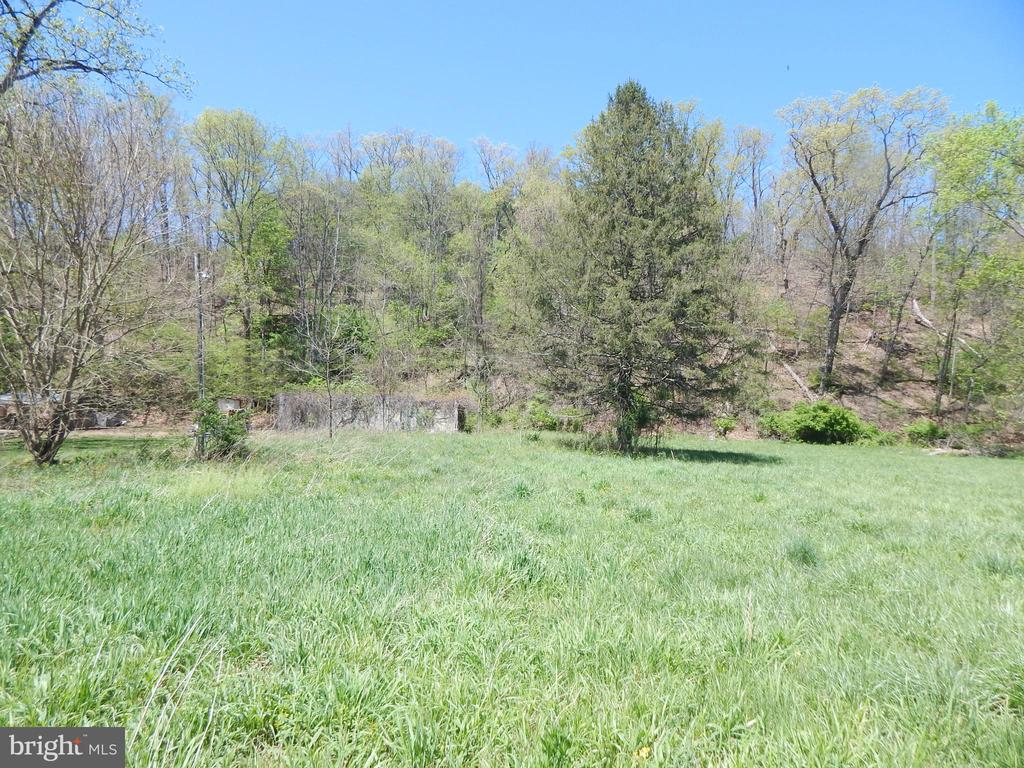 746 Puffenburger Ln