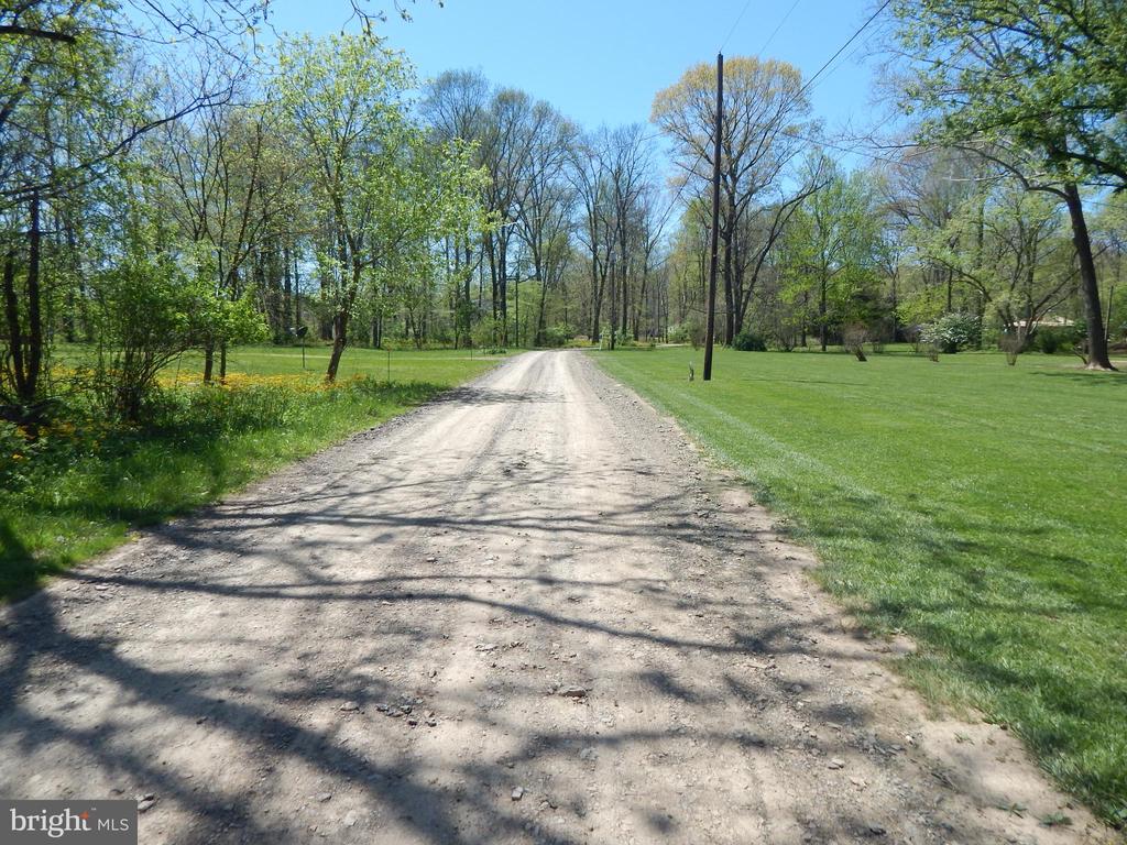 746 Puffenburger Ln