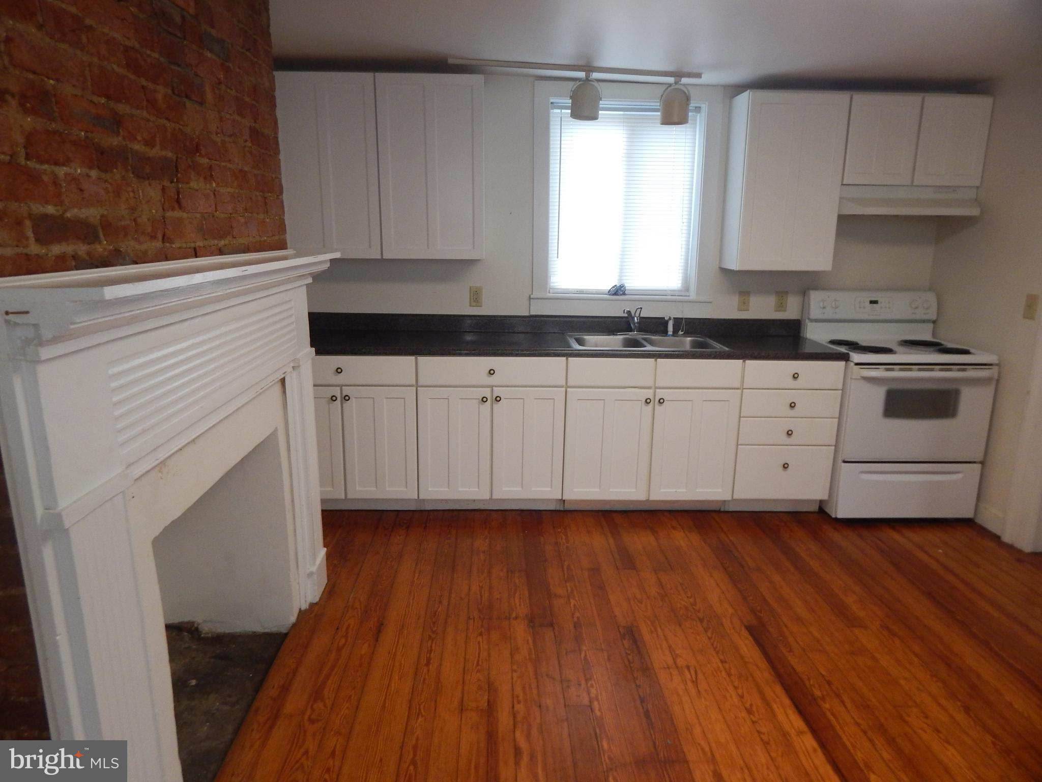 507 W JOHN ST
