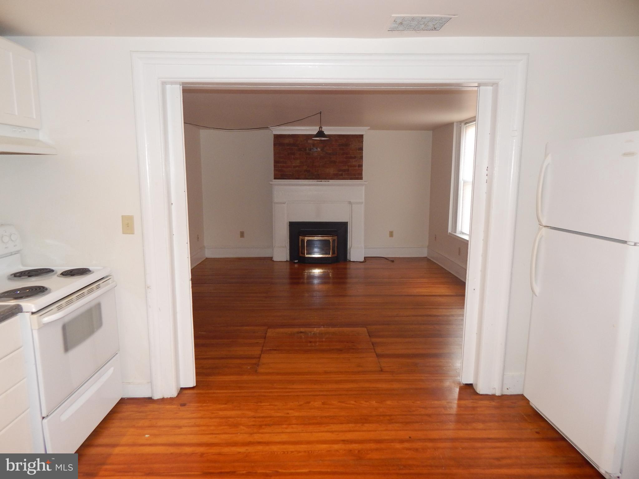507 W JOHN ST