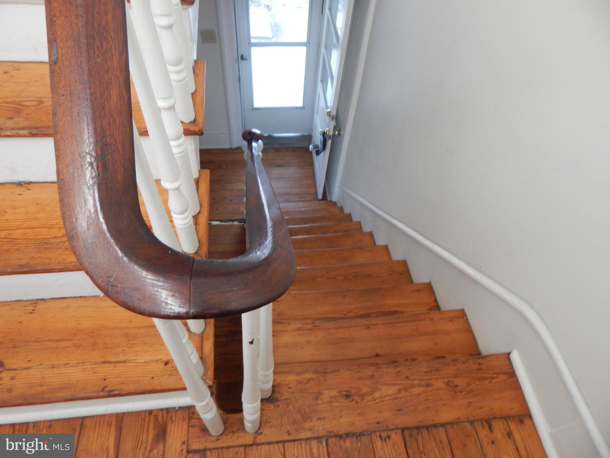 507 W JOHN ST