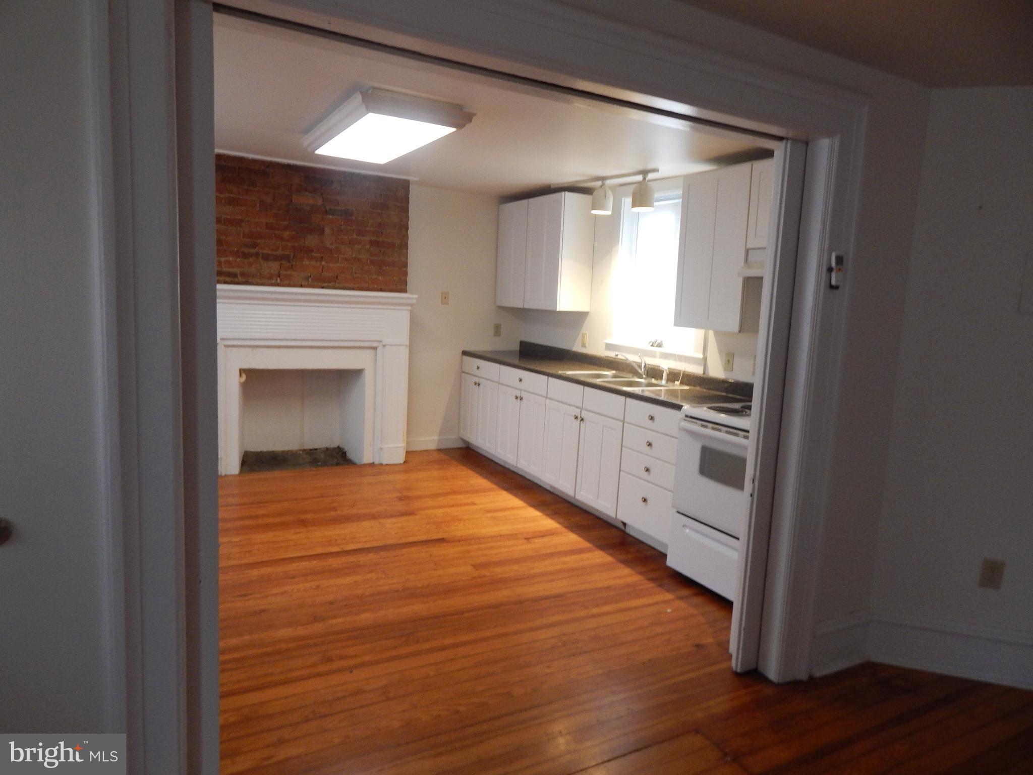 507 W JOHN ST