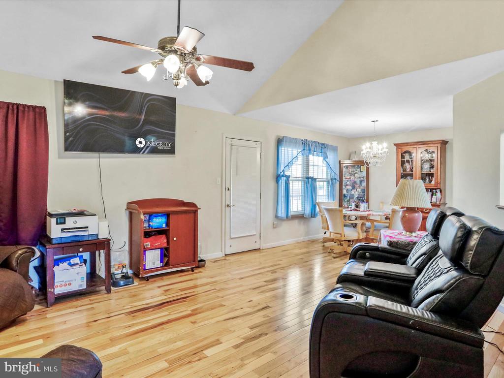 109 FINCH LANE