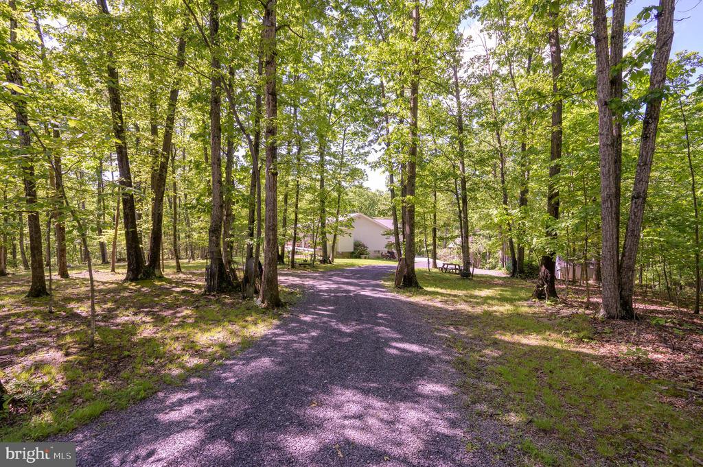 523 Zig Zag Ln