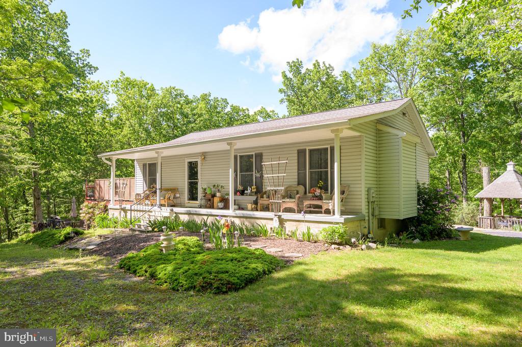 523 Zig Zag Ln