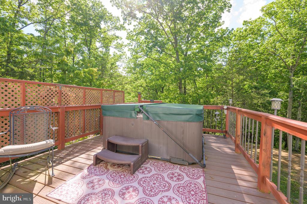 523 Zig Zag Ln