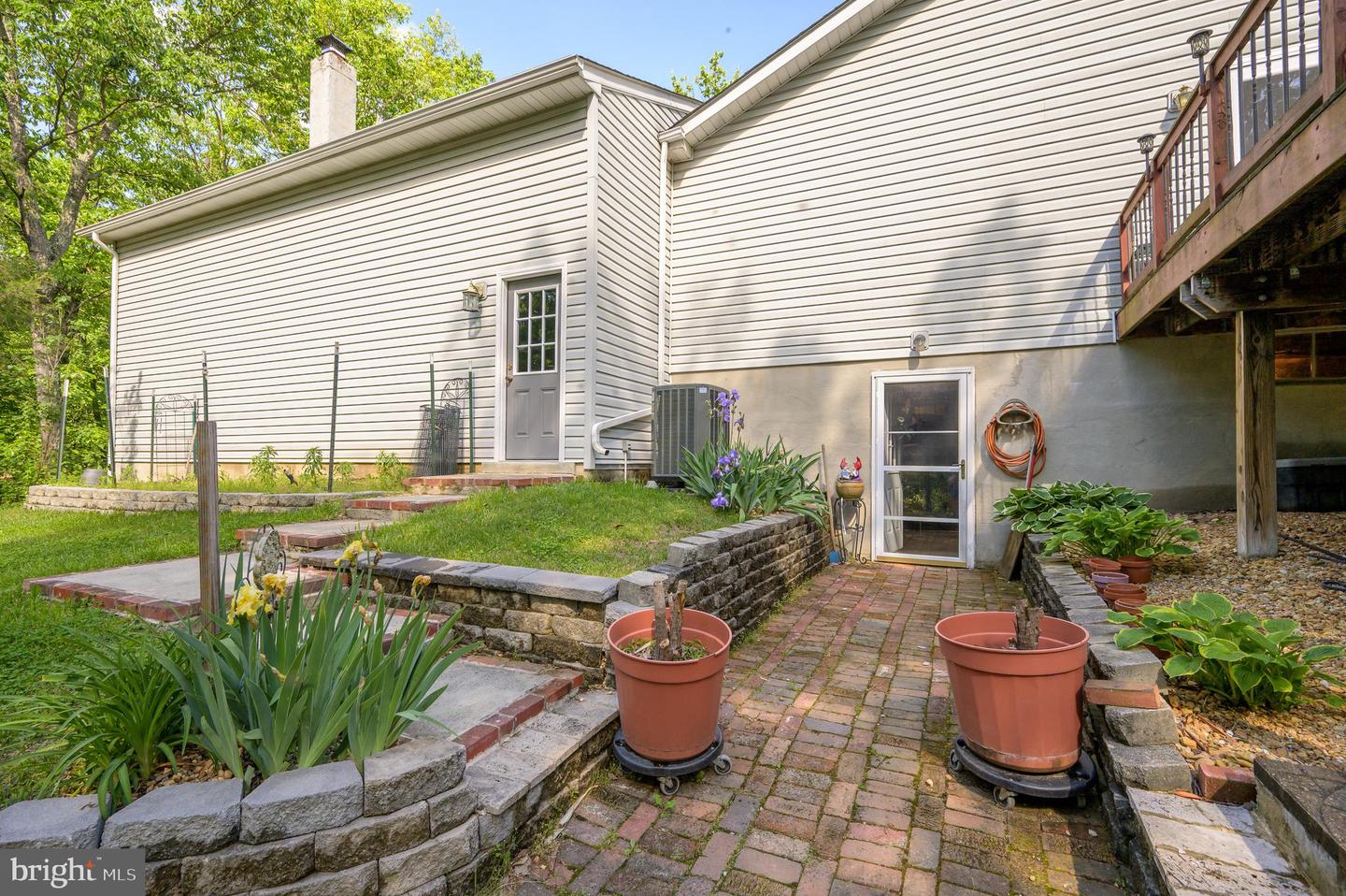 523 Zig Zag Ln